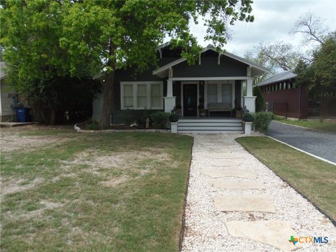 Photo of 1042 SW Cross Street, New Braunfels, TX 78130 (MLS # 608154)
