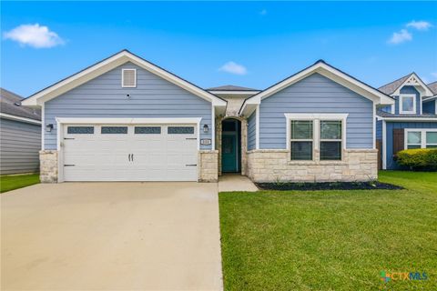 Photo of 121 Nantucket Avenue, Victoria, TX 77904 (MLS # 619721)