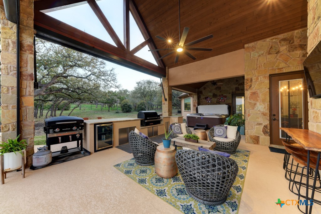 New Braunfels, Texas 78132, United States, 3 Bedrooms Bedrooms, ,3 BathroomsBathrooms,Residential,Pending,93641