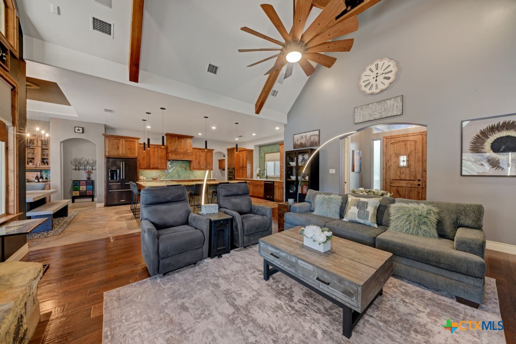 New Braunfels, Texas 78132, United States, 3 Bedrooms Bedrooms, ,3 BathroomsBathrooms,Residential,Pending,93641