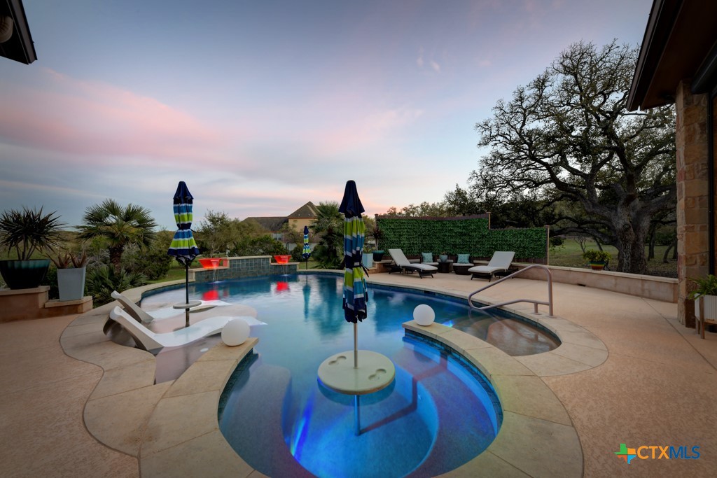 New Braunfels, Texas 78132, United States, 3 Bedrooms Bedrooms, ,3 BathroomsBathrooms,Residential,Pending,93641