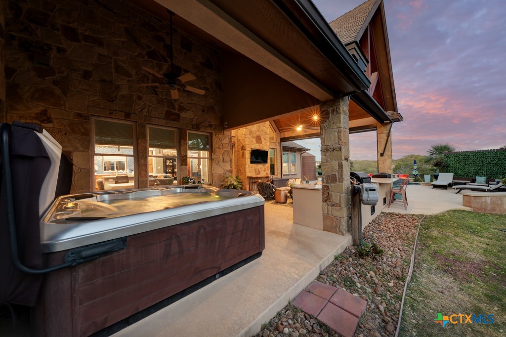 New Braunfels, Texas 78132, United States, 3 Bedrooms Bedrooms, ,3 BathroomsBathrooms,Residential,Pending,93641