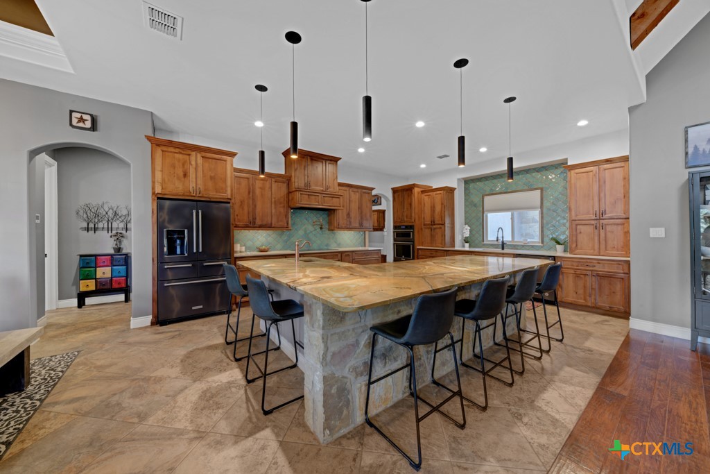 New Braunfels, Texas 78132, United States, 3 Bedrooms Bedrooms, ,3 BathroomsBathrooms,Residential,Pending,93641