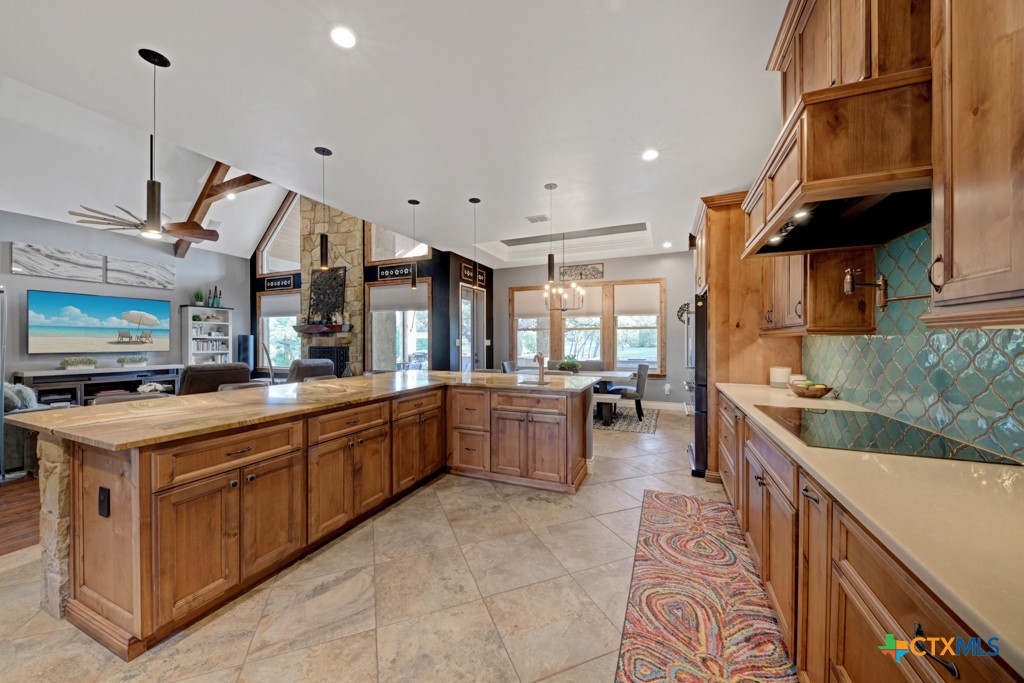 New Braunfels, Texas 78132, United States, 3 Bedrooms Bedrooms, ,3 BathroomsBathrooms,Residential,Pending,93641