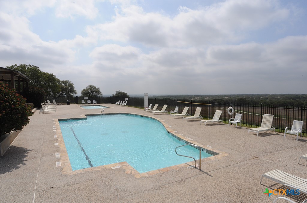 New Braunfels, Texas 78132, United States, 3 Bedrooms Bedrooms, ,3 BathroomsBathrooms,Residential,Pending,93641