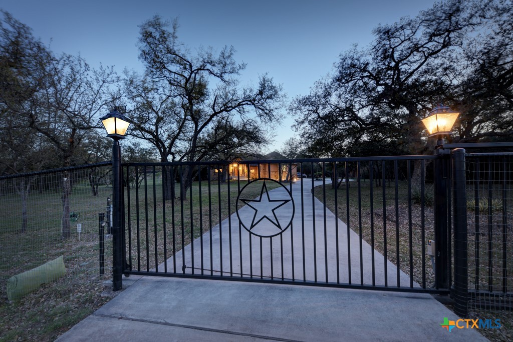 New Braunfels, Texas 78132, United States, 3 Bedrooms Bedrooms, ,3 BathroomsBathrooms,Residential,Pending,93641