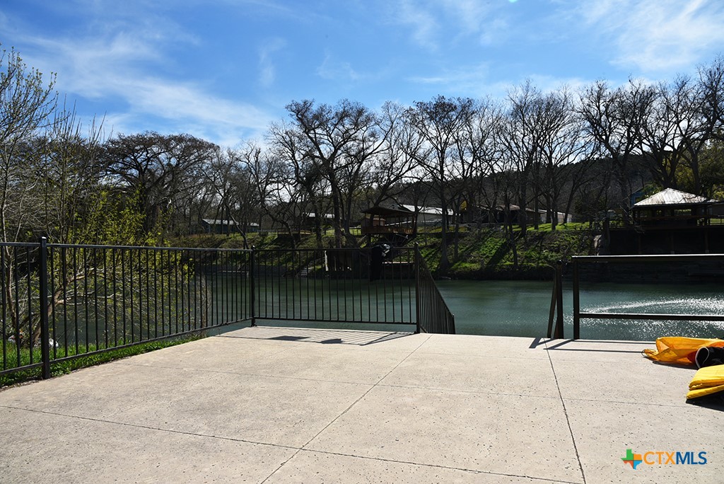 New Braunfels, Texas 78132, United States, 3 Bedrooms Bedrooms, ,3 BathroomsBathrooms,Residential,Pending,93641