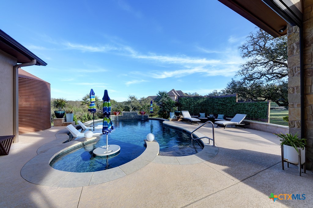 New Braunfels, Texas 78132, United States, 3 Bedrooms Bedrooms, ,3 BathroomsBathrooms,Residential,Pending,93641