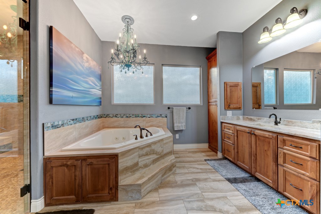 New Braunfels, Texas 78132, United States, 3 Bedrooms Bedrooms, ,3 BathroomsBathrooms,Residential,Pending,93641