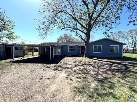 Photo of 471 Old Goliad Road, Victoria, TX 77905 (MLS # 607099)