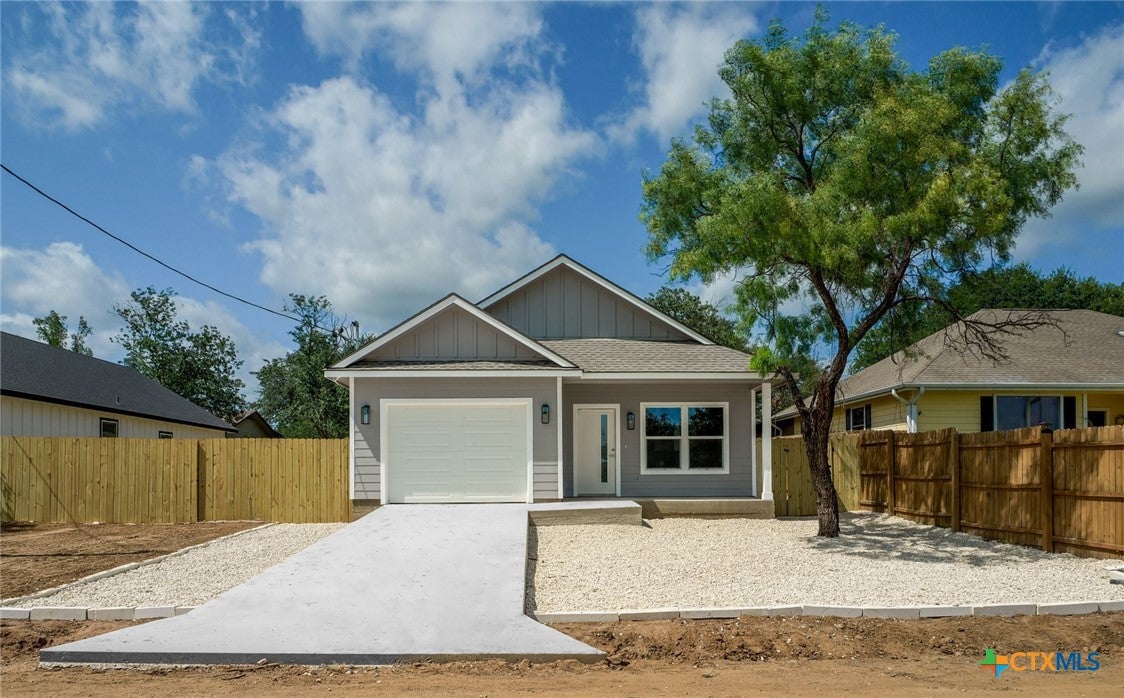 147 W Pine