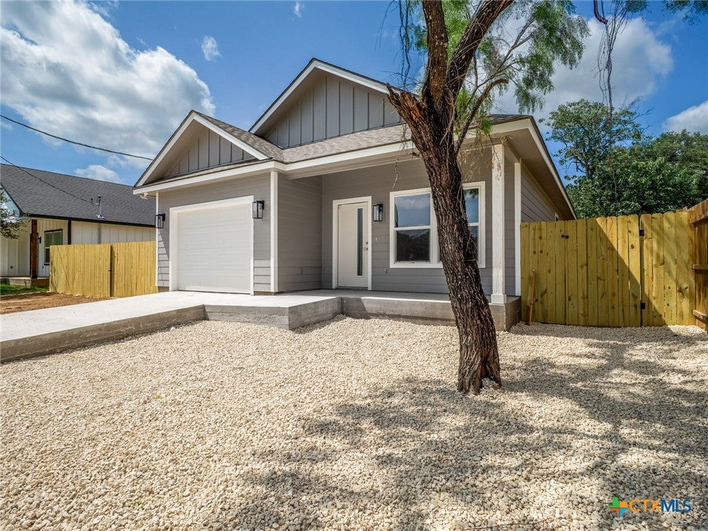 147 W Pine