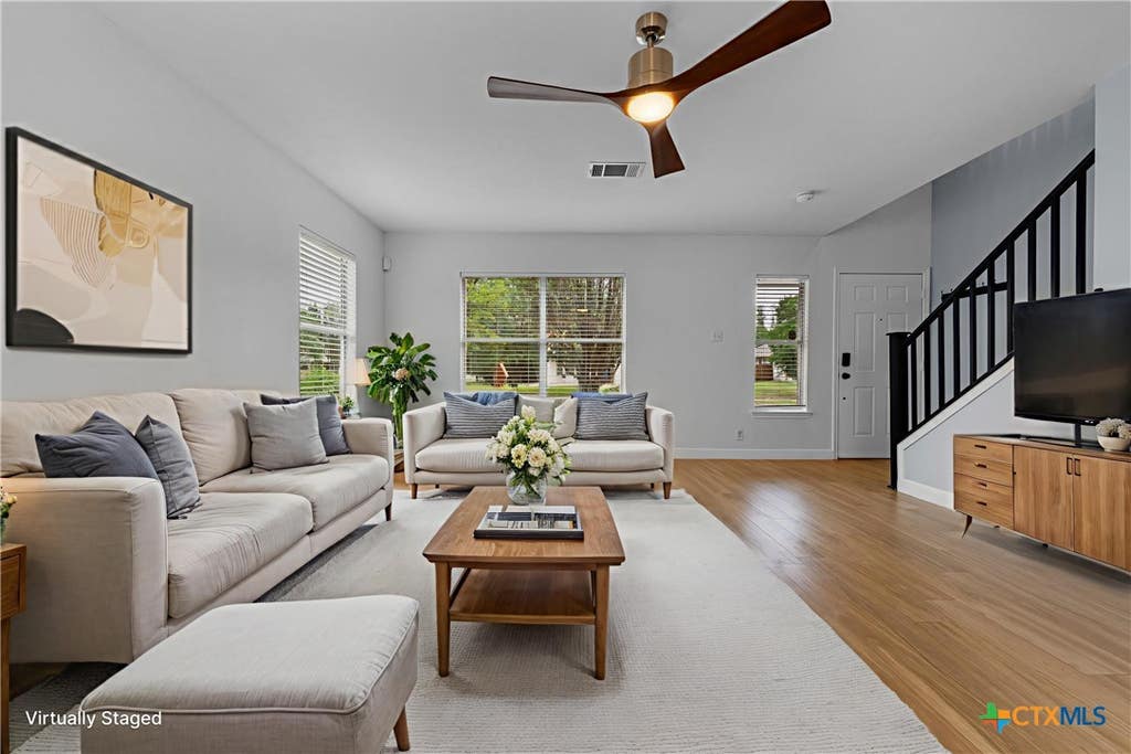 Photo of 7327 Pusch Ridge Loop, Austin, TX 78749 (MLS # 612858)