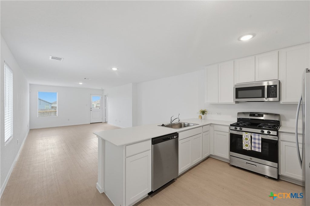 Photo of 5717 Mangas Circle, Seguin, TX 78155 (MLS # 616861)