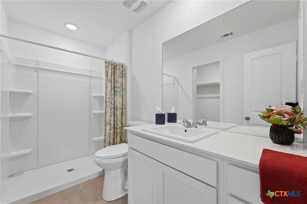 Photo of 5717 Mangas Circle, Seguin, TX 78155 (MLS # 616861)