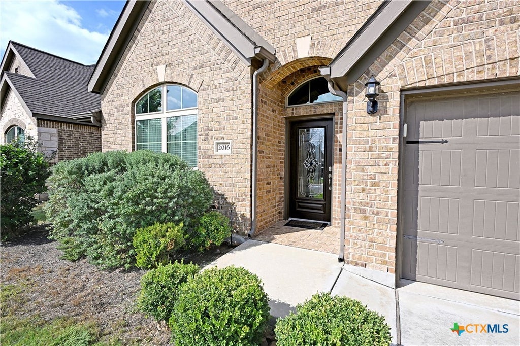 Photo of 2016 Glen Hollow Holw, Seguin, TX 78155 (MLS # 595899)