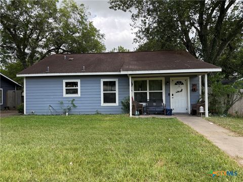 Photo of 307 W Newman Street, Cuero, TX 77954 (MLS # 619259)