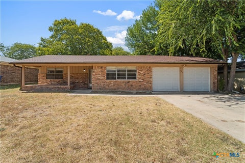 Photo of 206 Cottonwood Drive, Copperas Cove, TX 76522 (MLS # 625199)