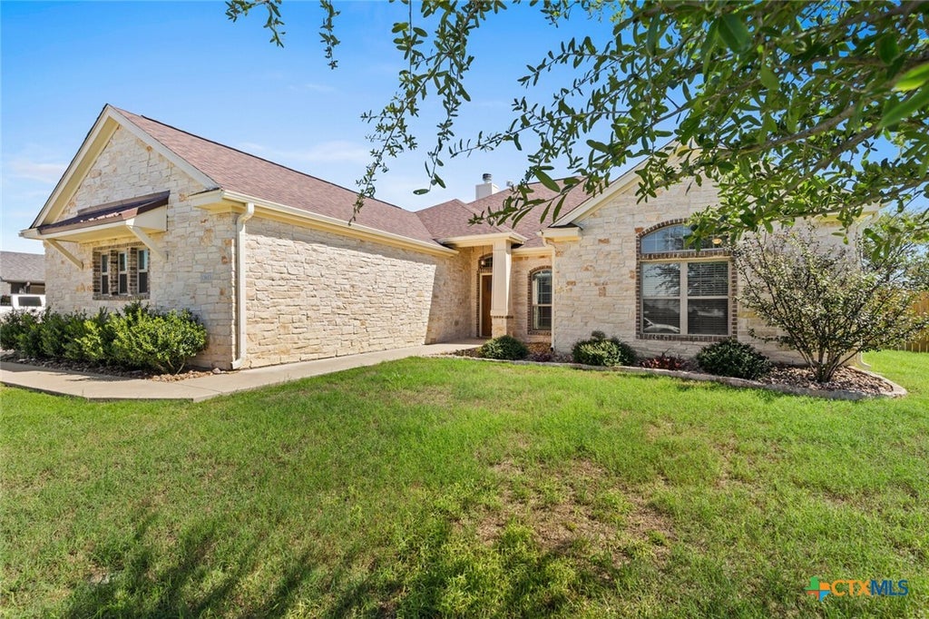 Photo of 13613 Acqua Drive, Temple, TX 76504 (MLS # 627388)