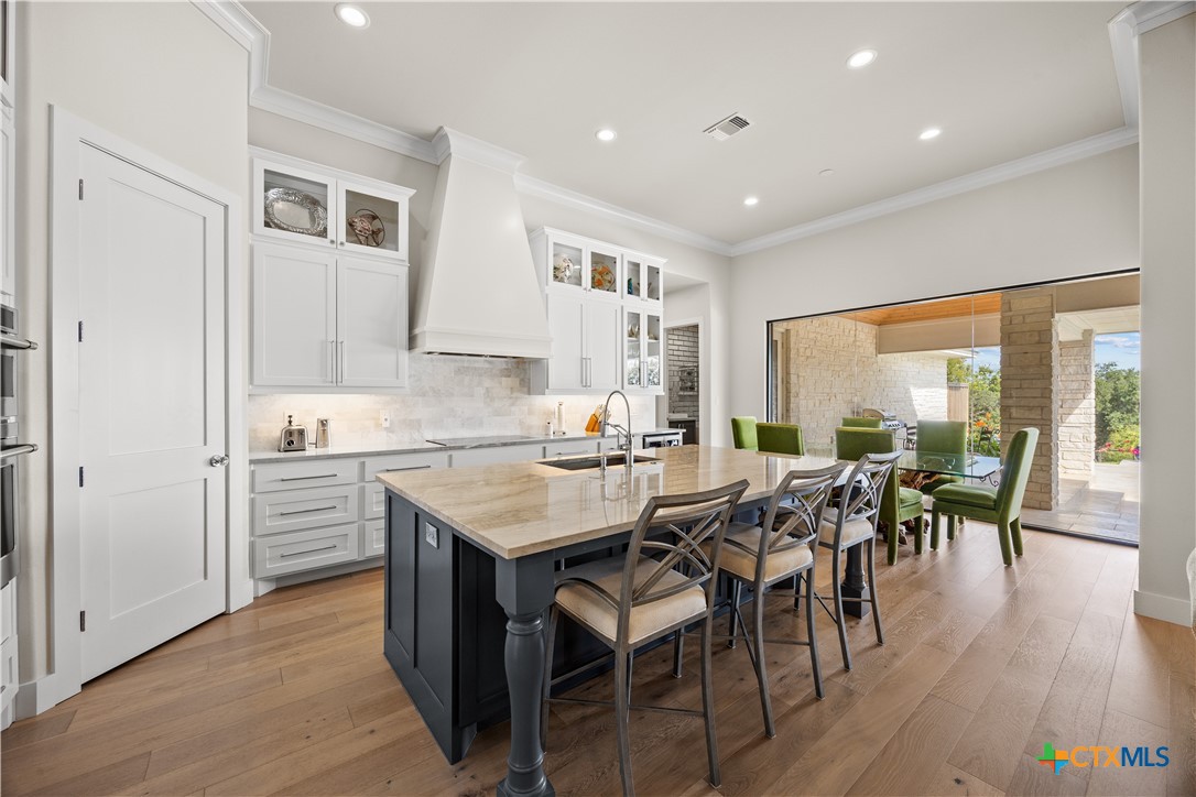 1410 E Creekview Drive