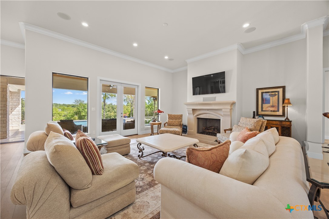 1410 E Creekview Drive