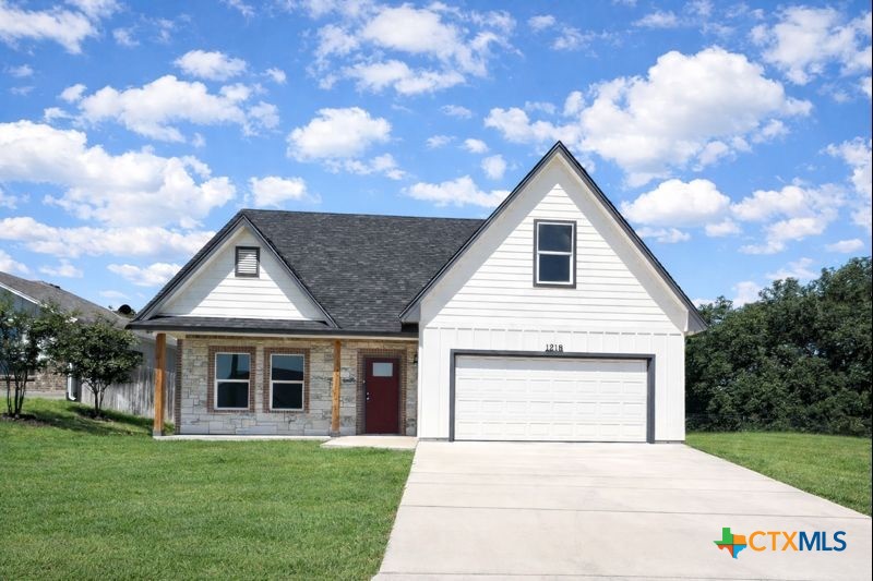 Photo 1 of 22 — 1218 Stone Valley Drive, Lampasas, TX 76550