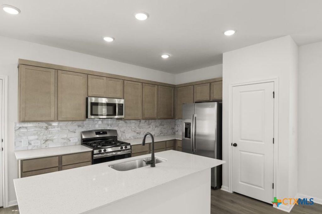 Photo of 1632 Esplanade Parkway, San Marcos, TX 78666 (MLS # 600126)