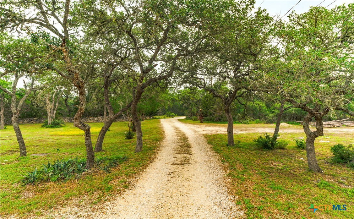 1218 Oakwood Loop