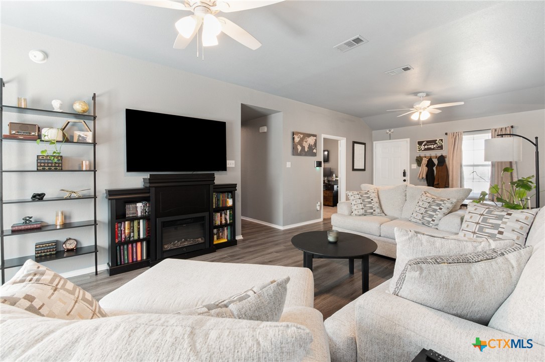 2110 Lincoln Court