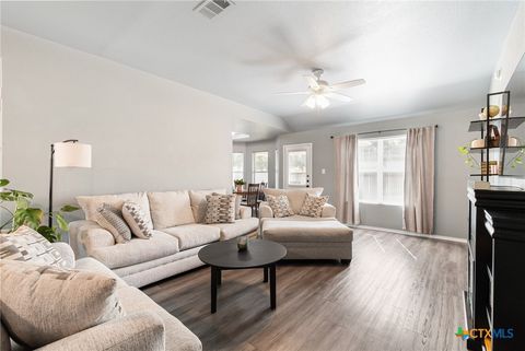Photo of 2110 Lincoln Court, Belton, TX 76513 (MLS # 613379)