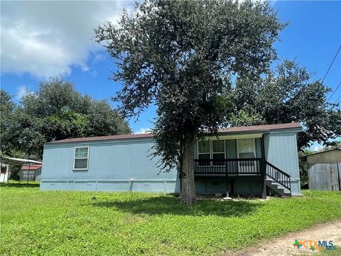 349 N Jefferson Street Goliad TX 77963