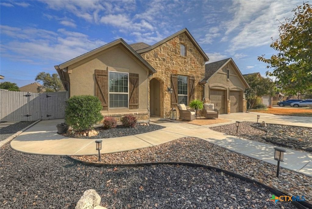 Photo of 1404 Pioneer Drive, New Braunfels, TX 78132 (MLS # 604668)