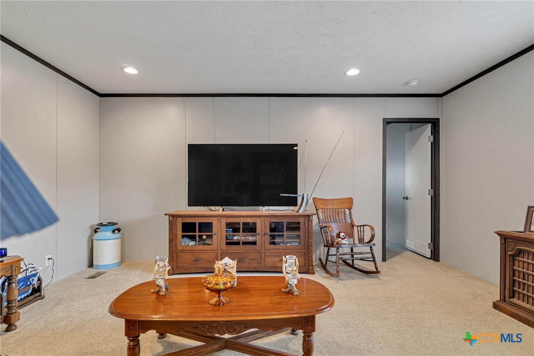 441 Private Road 1065