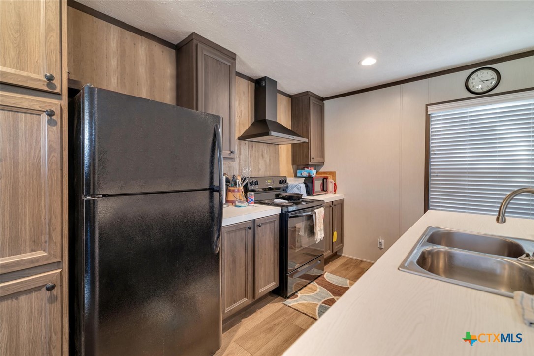 441 Private Road 1065