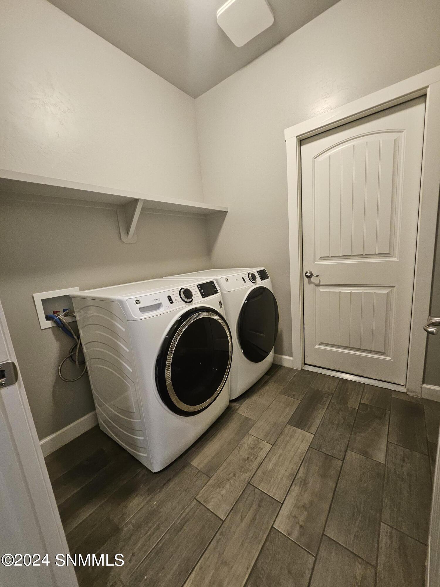 Las Cruces, New Mexico 88011, United States, 4 Bedrooms Bedrooms, ,3 BathroomsBathrooms,Residential,Pending,46525