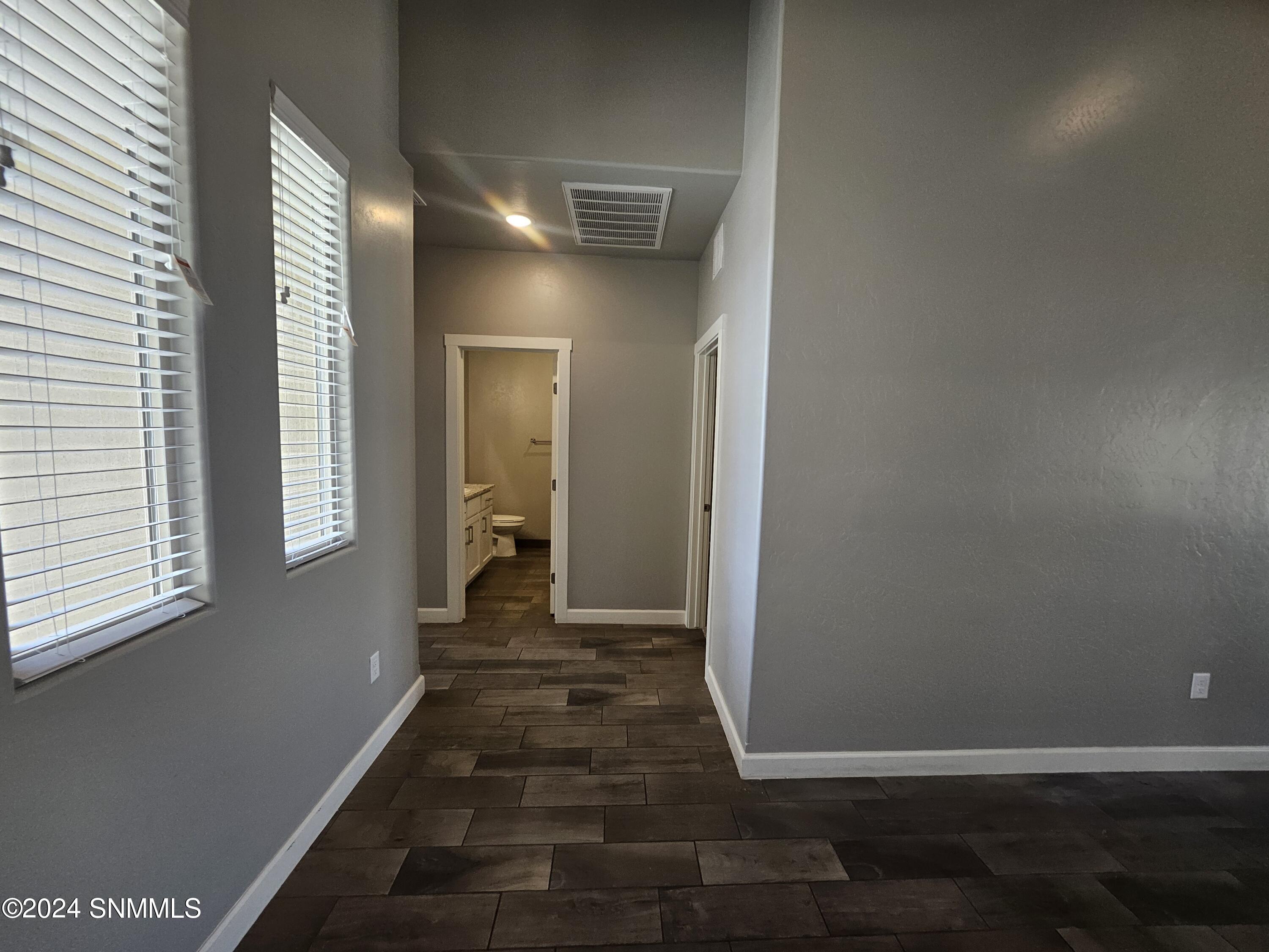 Las Cruces, New Mexico 88011, United States, 4 Bedrooms Bedrooms, ,3 BathroomsBathrooms,Residential,Pending,46525