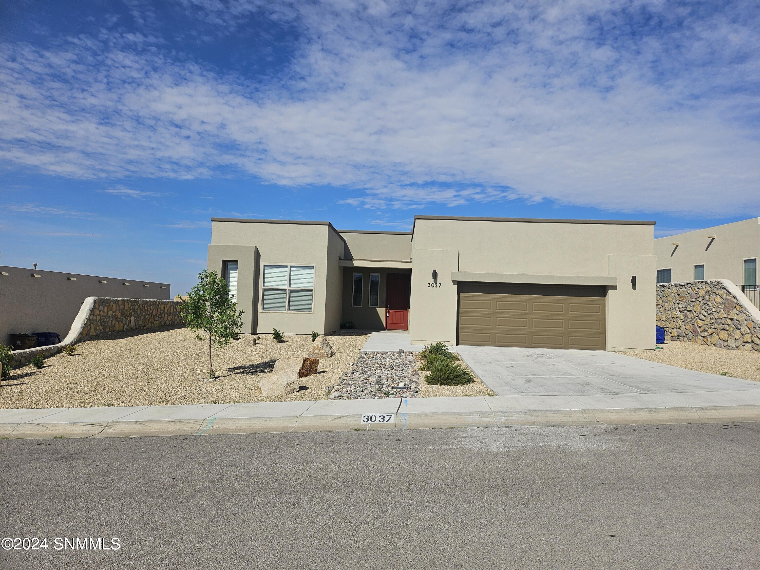 Las Cruces, New Mexico 88011, United States, 4 Bedrooms Bedrooms, ,3 BathroomsBathrooms,Residential,Pending,46525