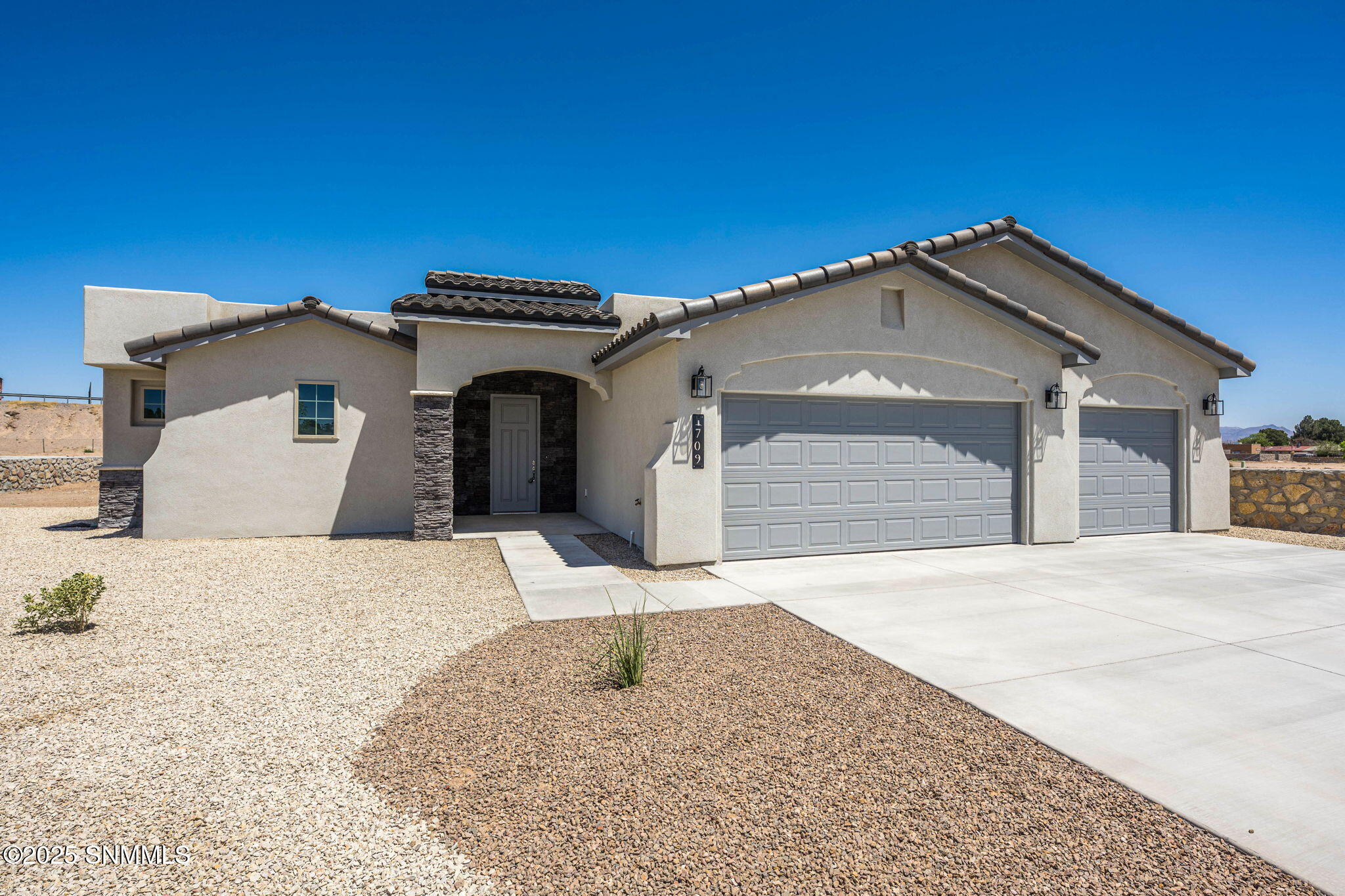 709 Basha Arc, Las Cruces, New Mexico image 1