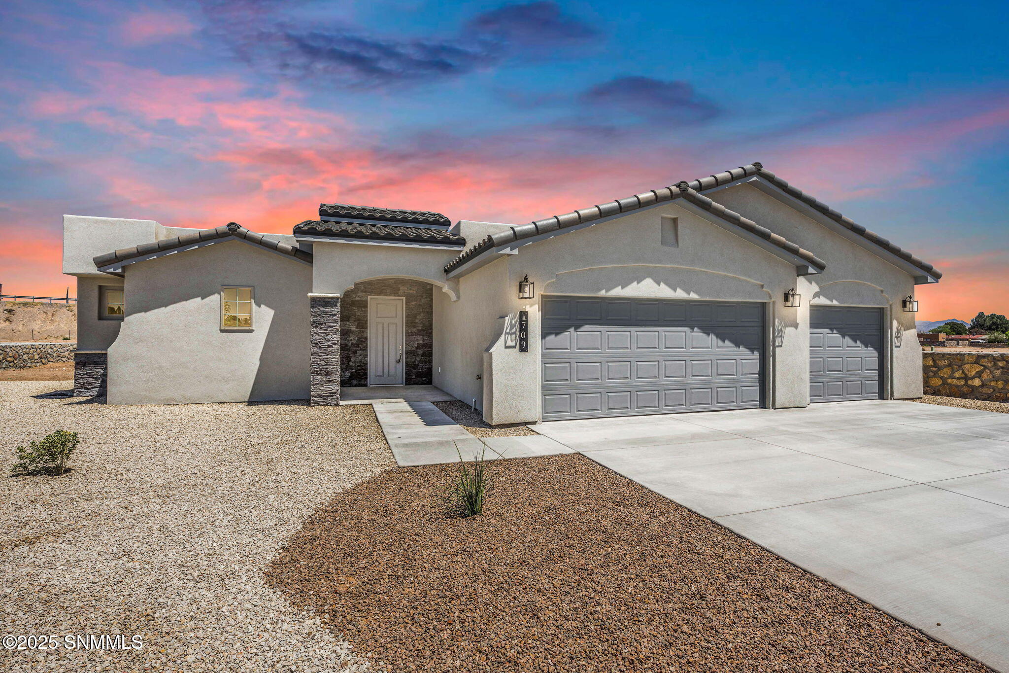 709 Basha Arc, Las Cruces, New Mexico image 2