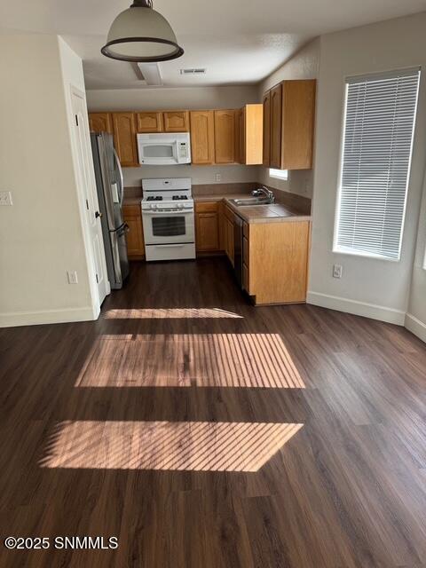 Las Cruces, New Mexico 88012, United States, 4 Bedrooms Bedrooms, ,3 BathroomsBathrooms,Residential,Active,16471