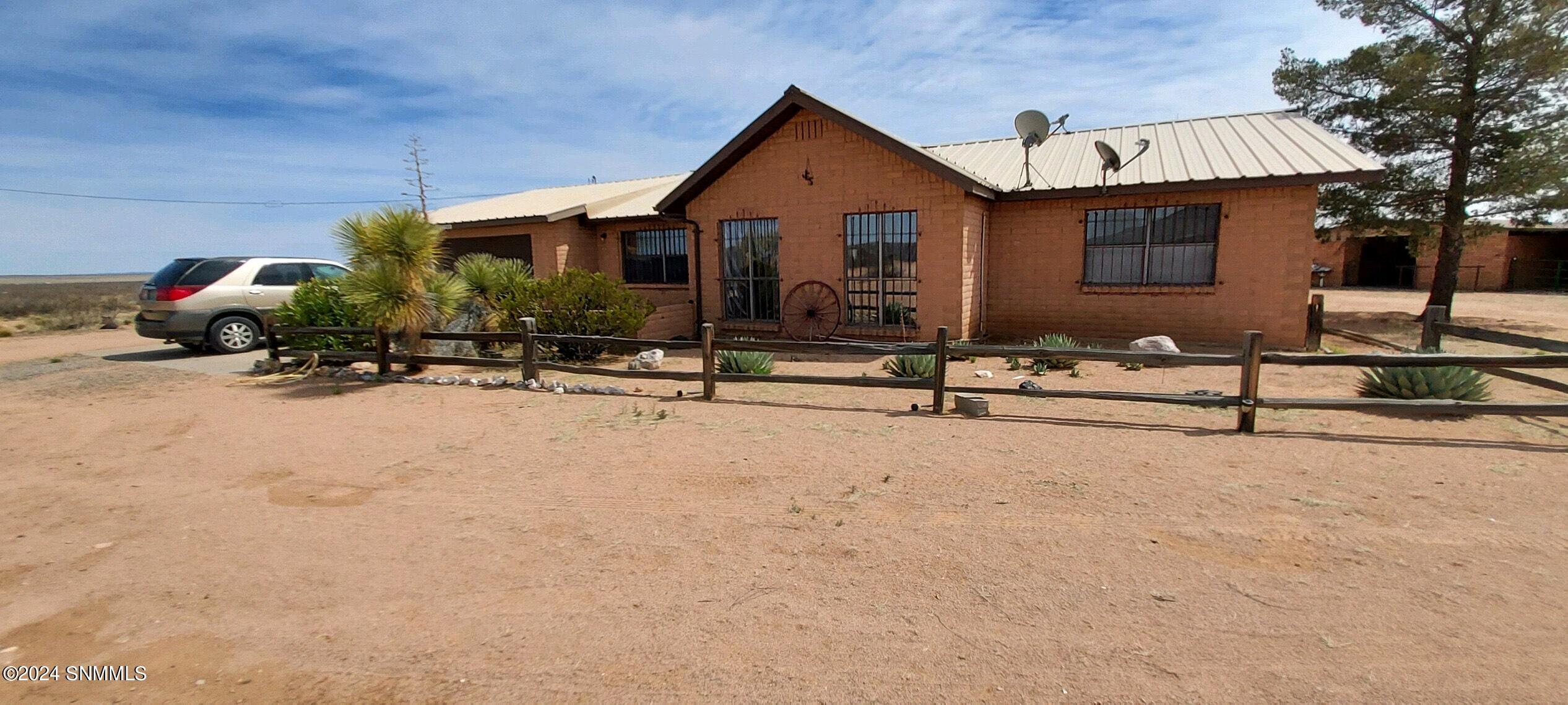 27185 Eisenhower Street, Columbus, New Mexico image 1