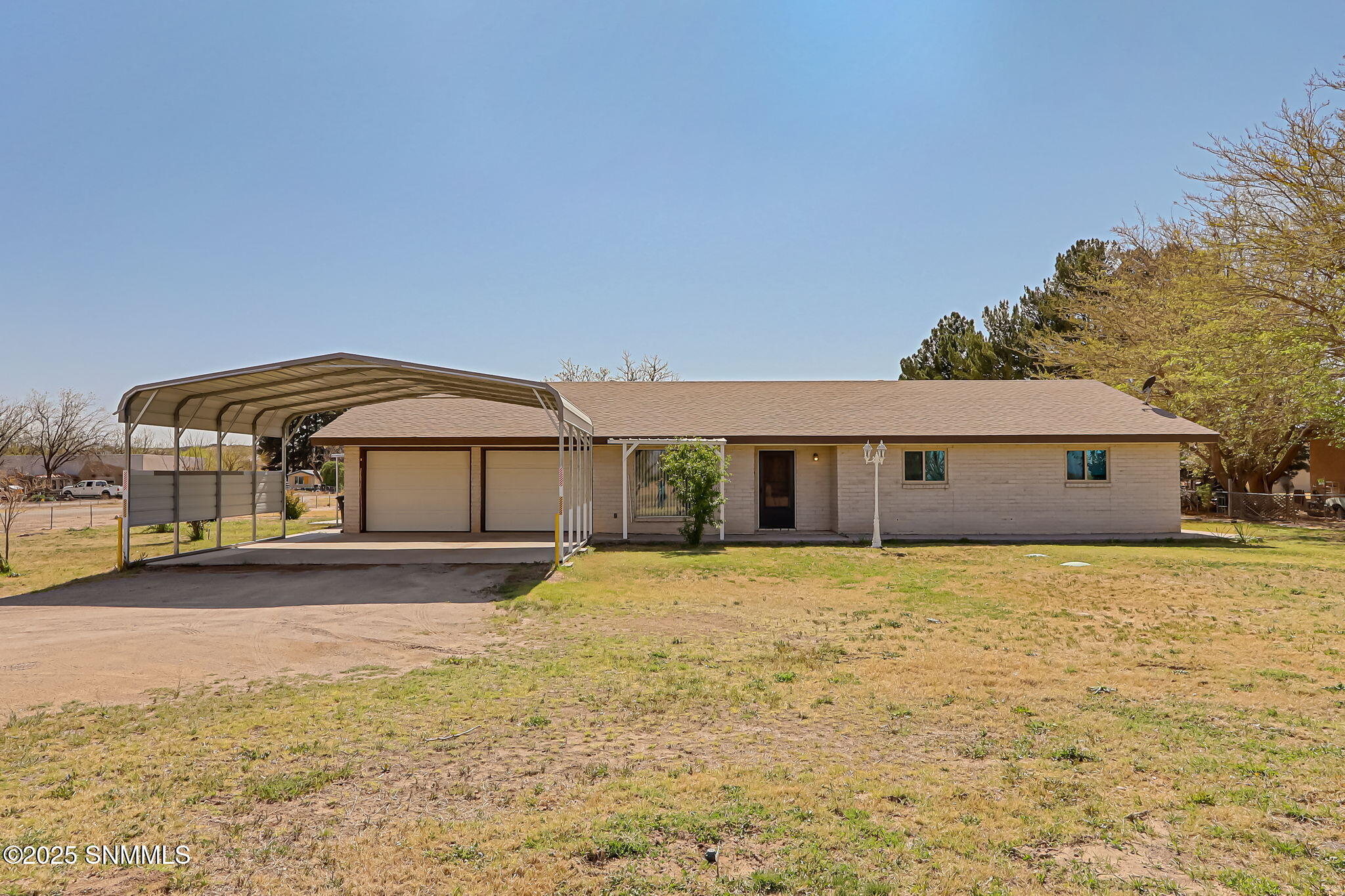 1734 S Fairacres Road, Las Cruces, New Mexico image 1