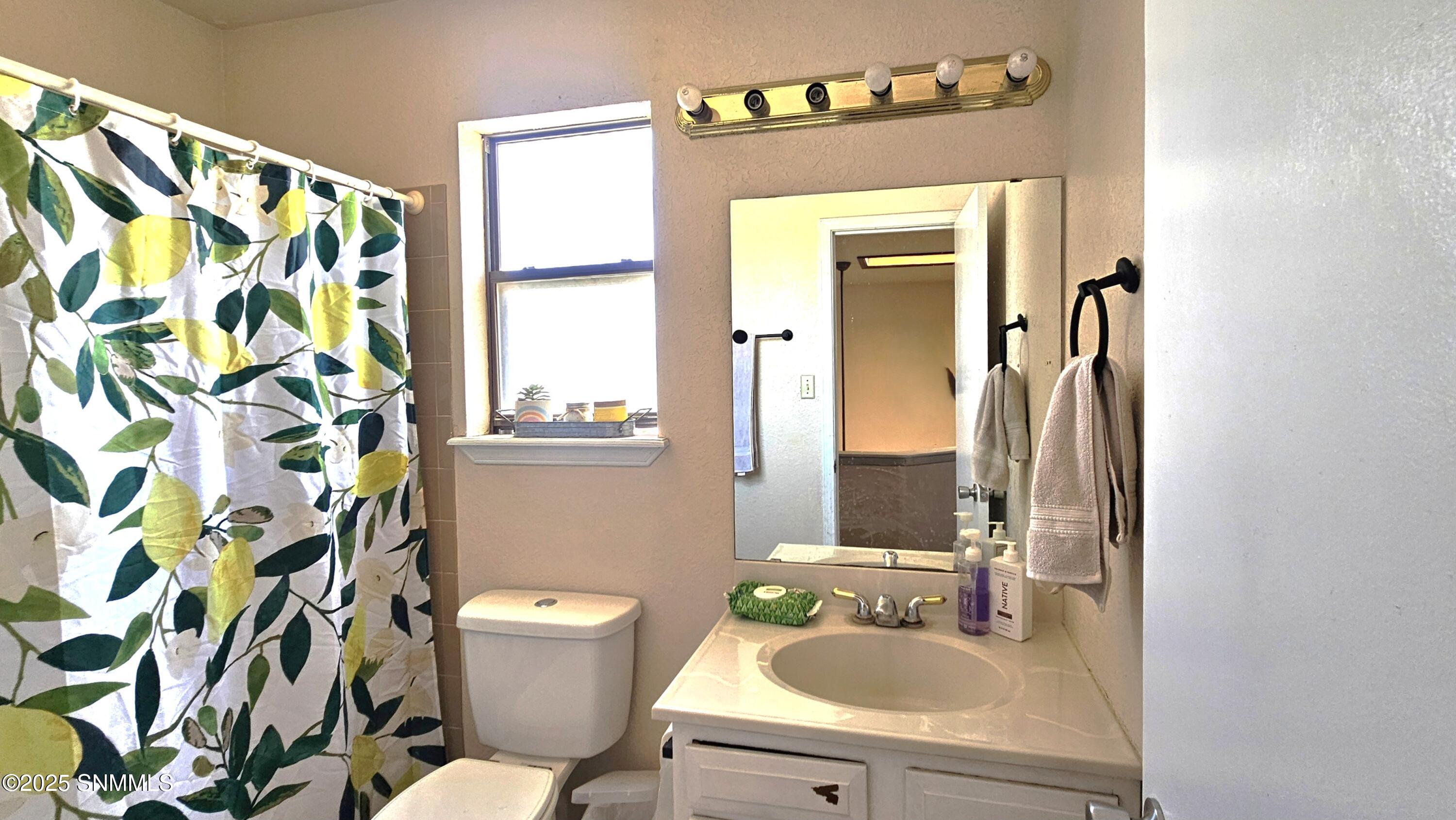 Las Cruces, New Mexico 88005, United States, 3 Bedrooms Bedrooms, ,2 BathroomsBathrooms,Residential,Active,152581