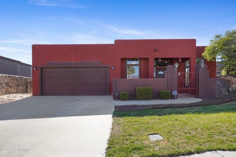 Homes For Sale - 2205 Sun Chaser Place<br/> Las Cruces, NM 88011
