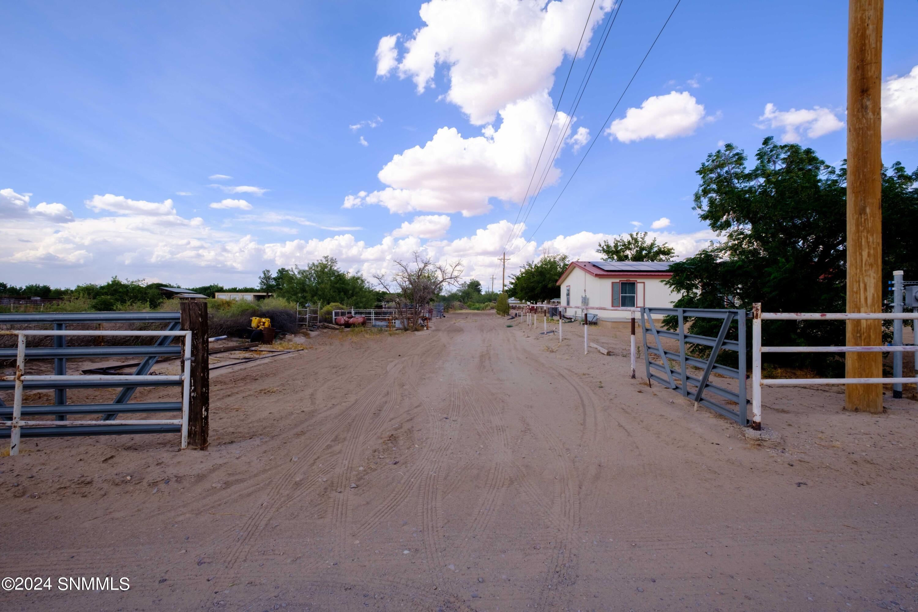 370 Baca Road, Radium Springs, New Mexico image 16