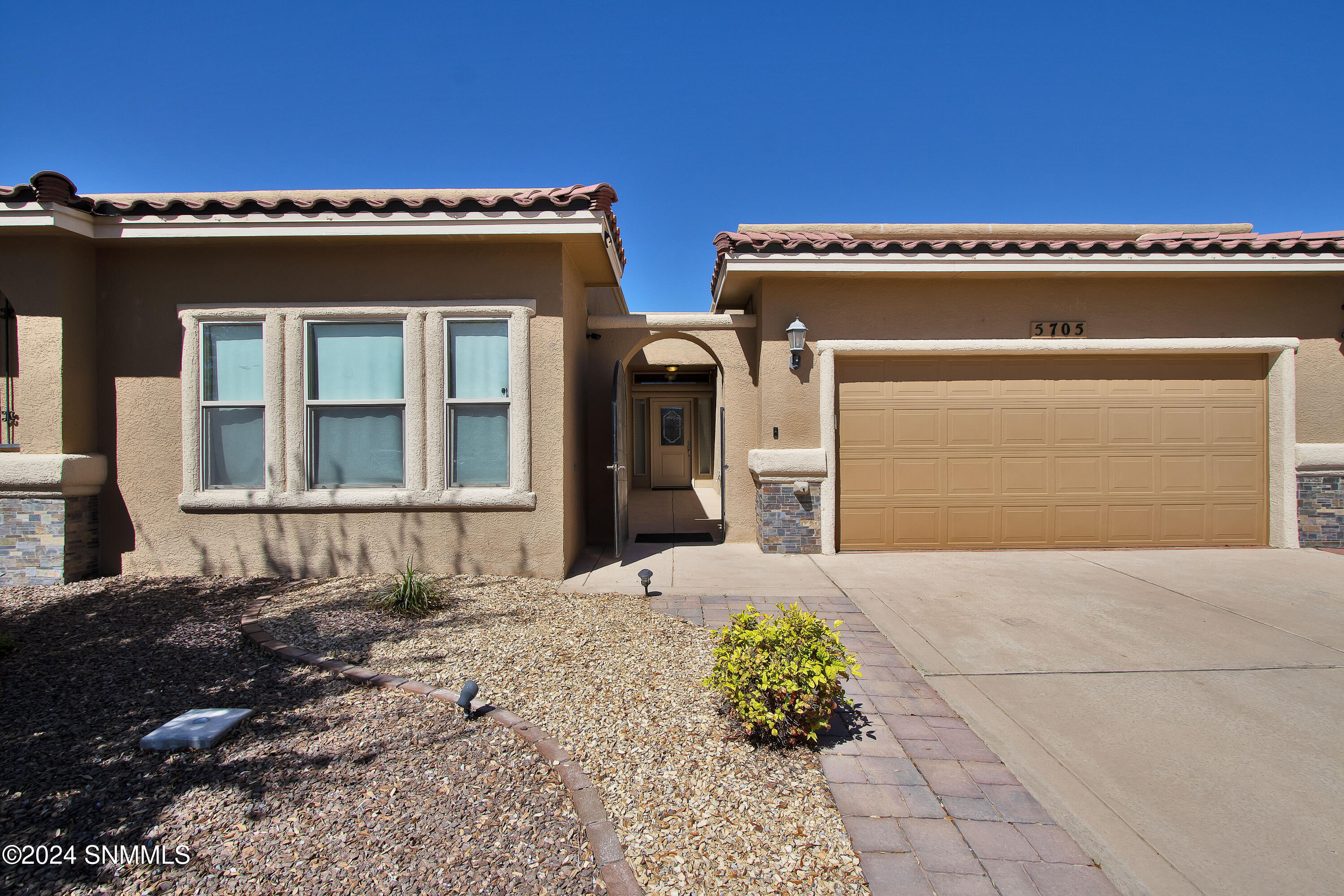 5705 Wales Drive, Santa Teresa, New Mexico image 9