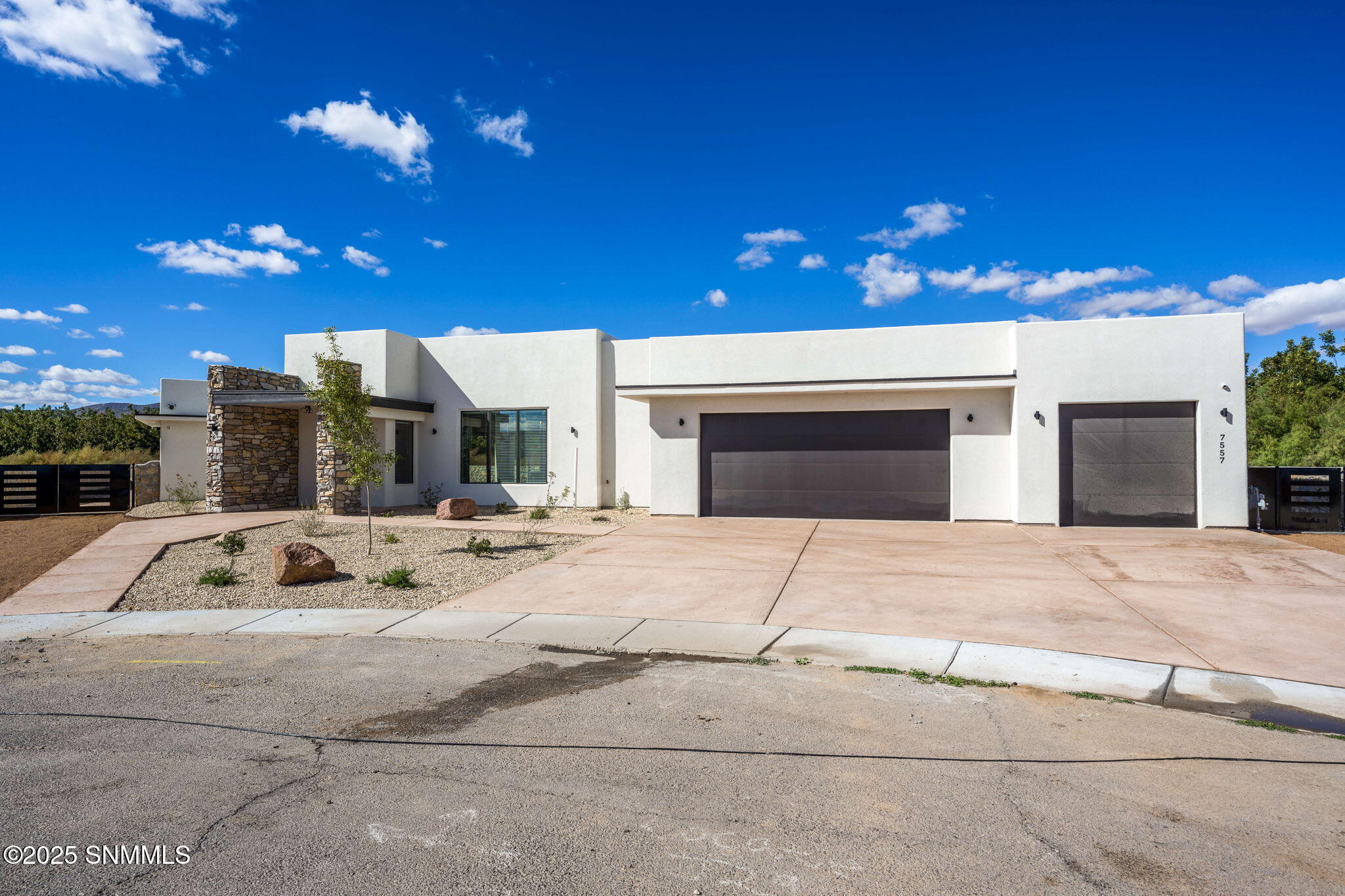 7557 Sussex Court, Las Cruces, New Mexico image 1