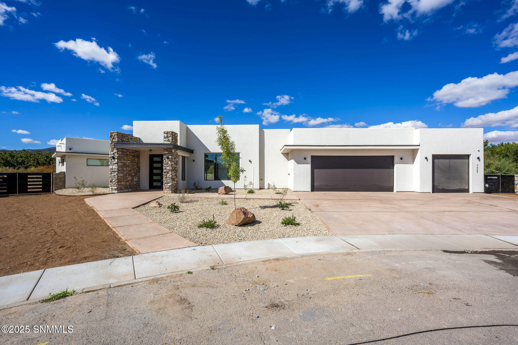 7557 Sussex Court, Las Cruces, New Mexico image 2