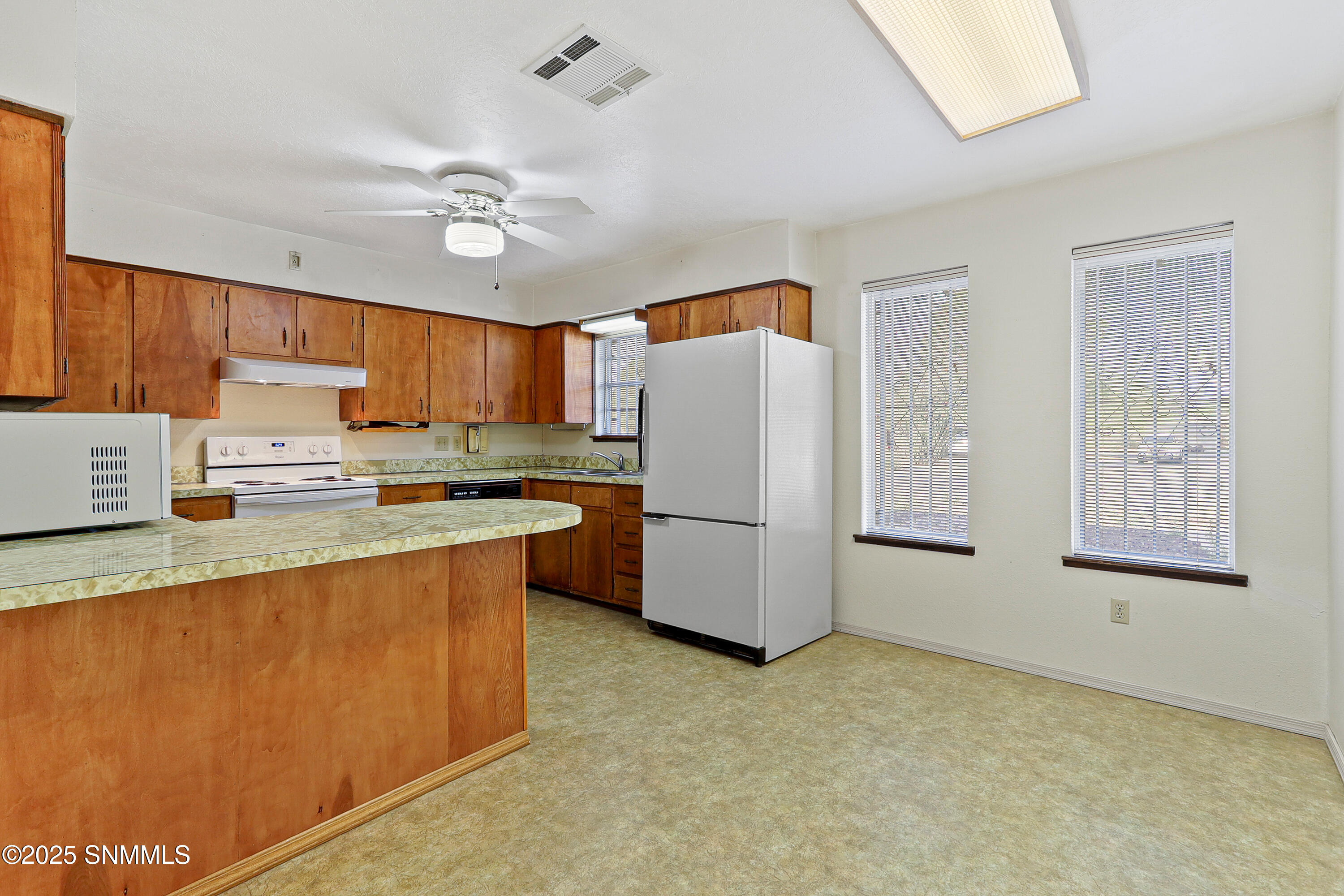 1865 Carlyle Drive, Las Cruces, New York image 8