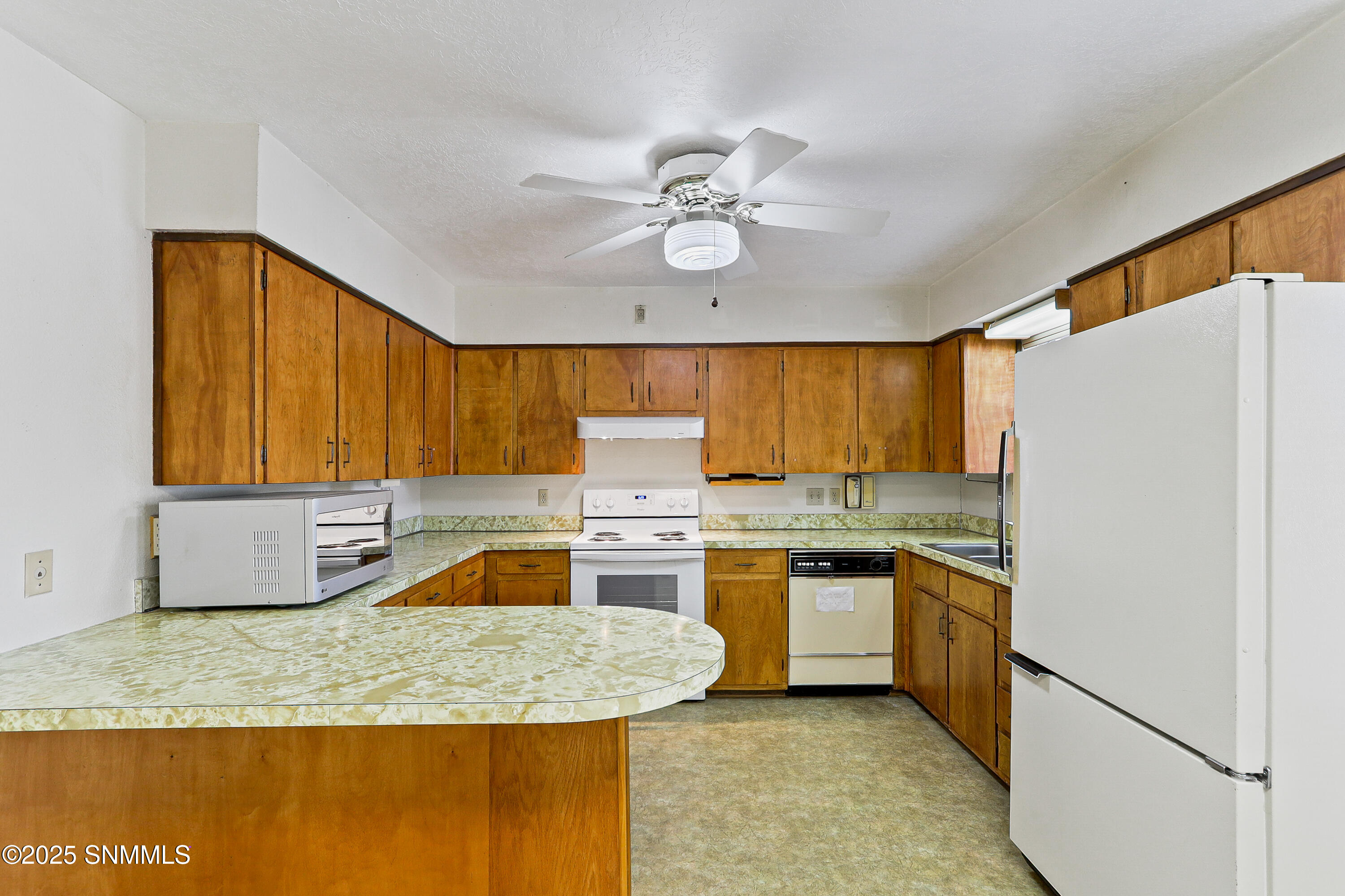 1865 Carlyle Drive, Las Cruces, New York image 12